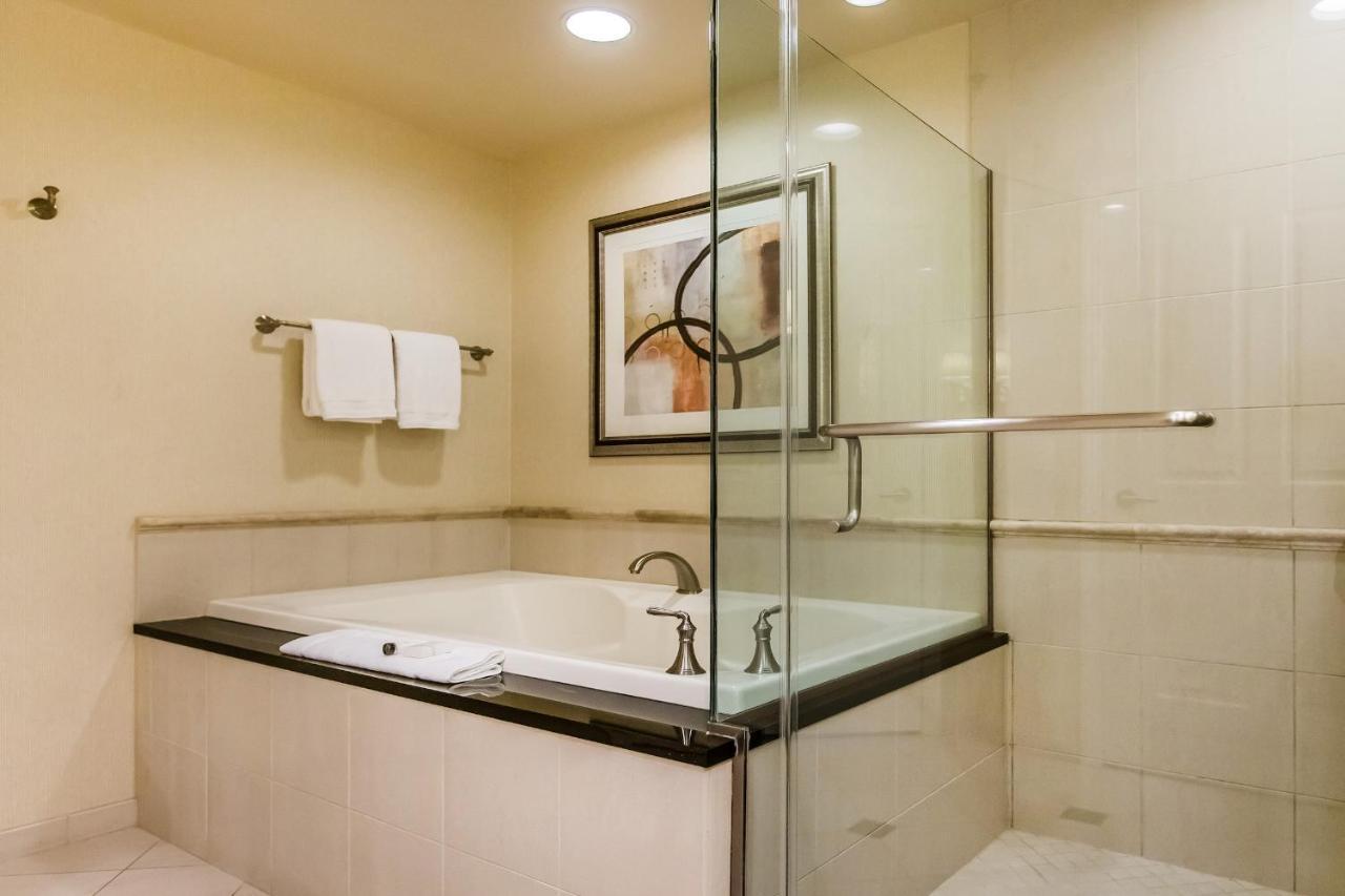 * No Fees * Strip View * Mgm Studio-2307 Holiday home